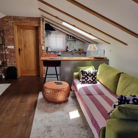 Eclectic Suburbian Oasis 7km From The * Cavle